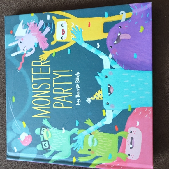 Bundle of Kids Books - 7 Books as Pictured - Picture 6 of 8